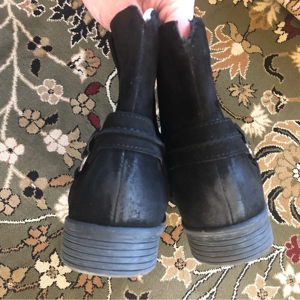 Earth | Suede Ankle Boots with Stirrup Detail - Wide ๐บ - Picture 13 of 15